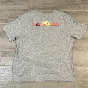 Men’s Vineyard Vines XXL gold tshirt